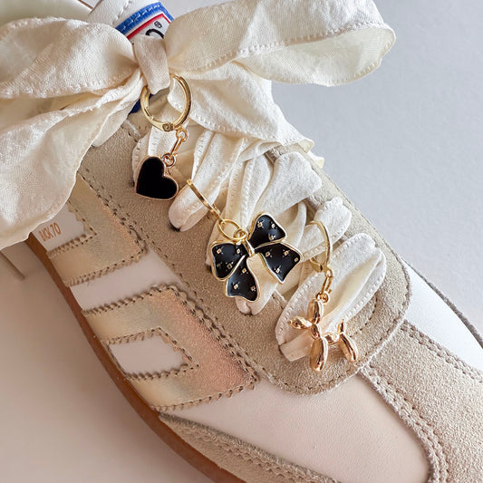 Leo and Lee Sneaker Lace Charm Sets- Ivory Laces + Ballon Dog Charms