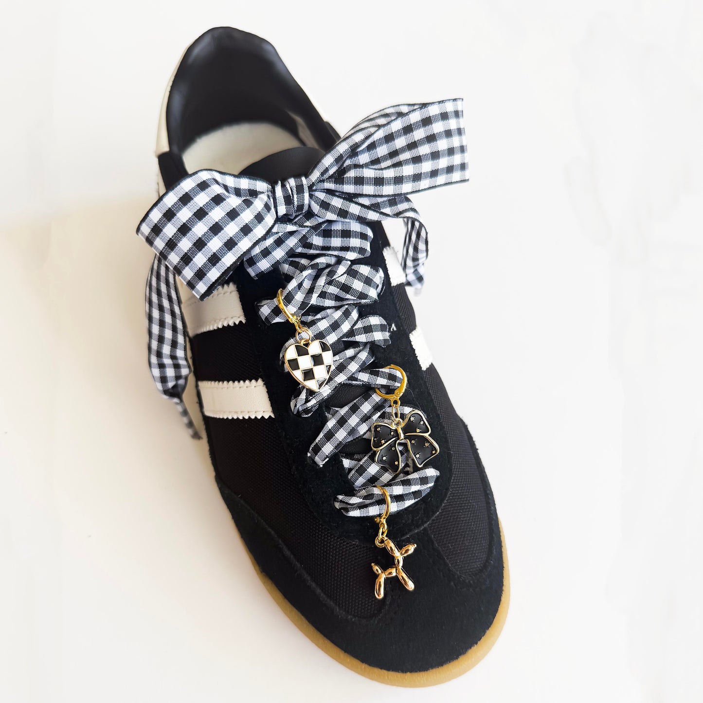 Gingham Shoe Lace amd Charm Set – Black & White | Leo + LEE Shoe Accessories