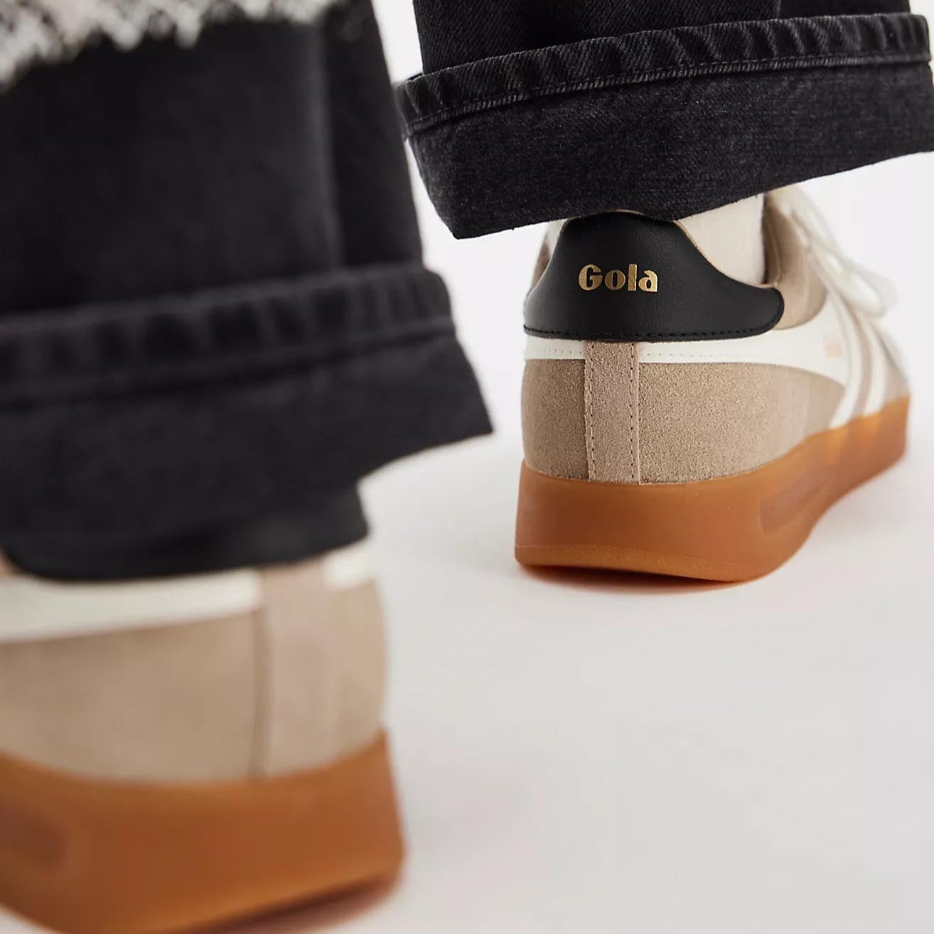 Gola Cyclone Suede Sneakers – Beige & White Retro Trainers with Gum Sole"