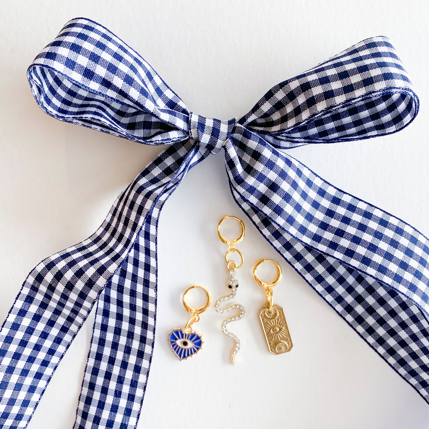 Gingham Shoe Lace amd Charm Set – Navy & White | Leo + LEE Shoe Accessories