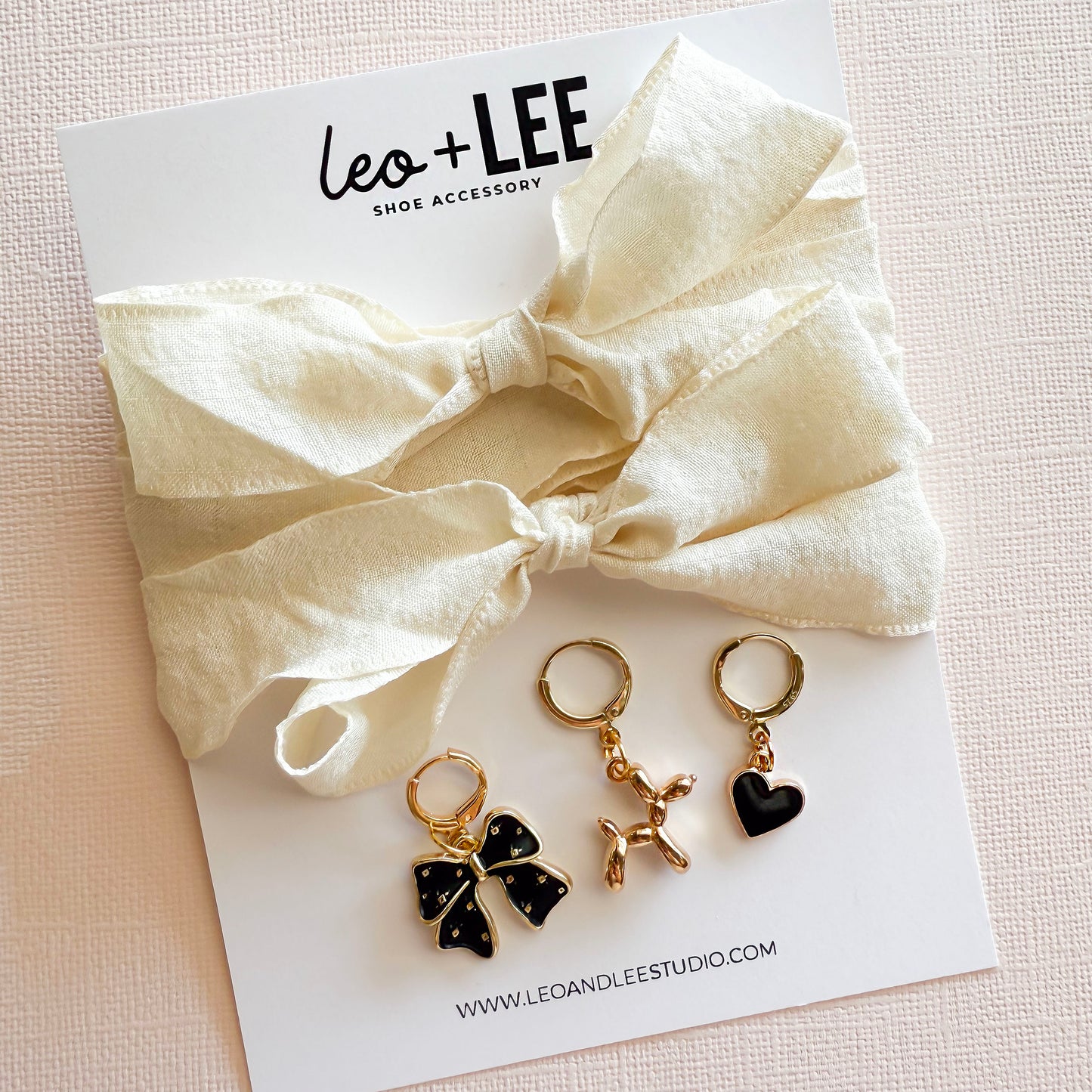 Leo and Lee Sneaker Lace Charm Sets- Ivory Laces + Ballon Dog Charms