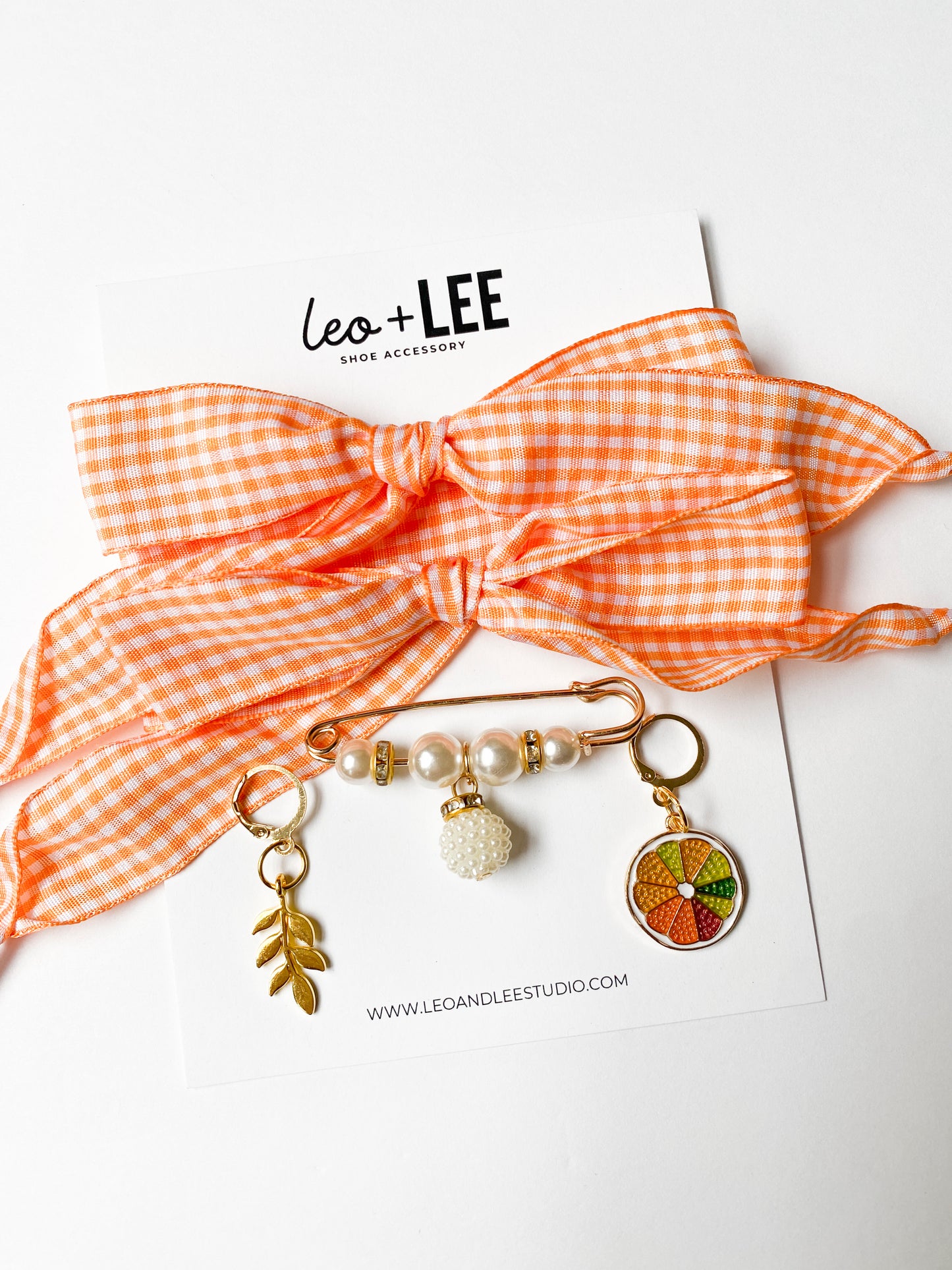 Orange Gingham Sneaker Charm Set – Pearl Pin, Fern & Fruit Slice Charms