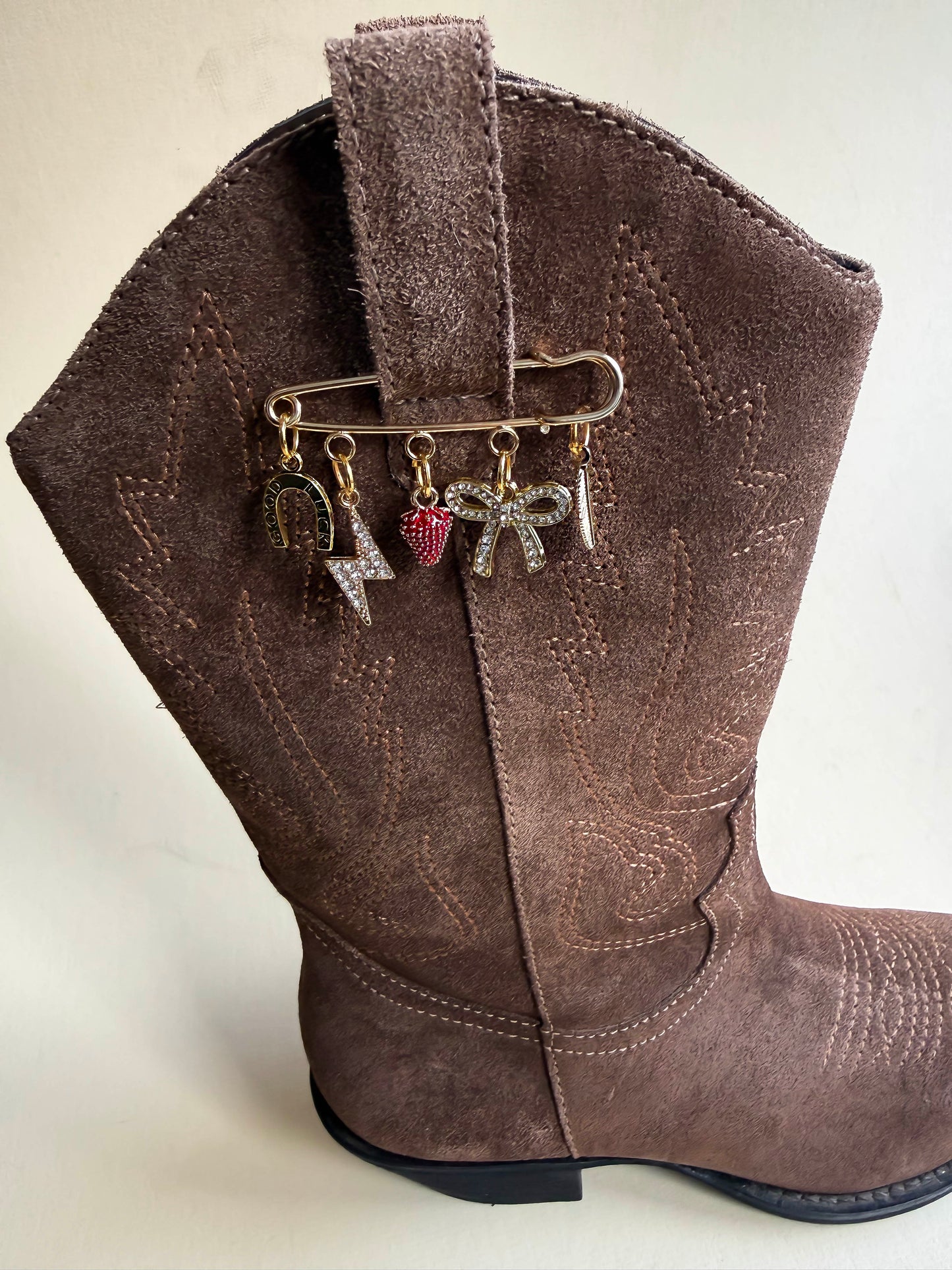 Boot, Sneaker & Birks Charm Pin – Gold Lucky Charm Shoe Accessory