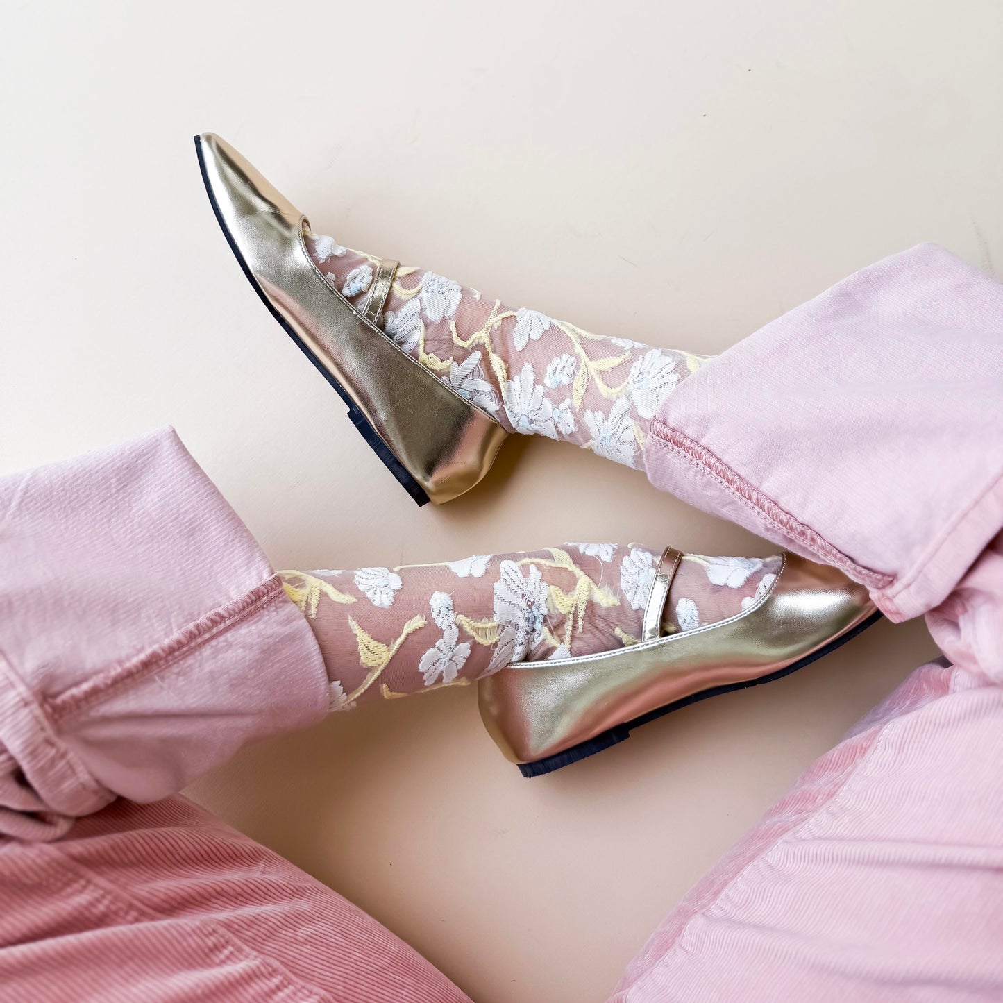 Sheer Daisy Glass Socks - Breathable Glass Breathable Sheer Ankle Socks