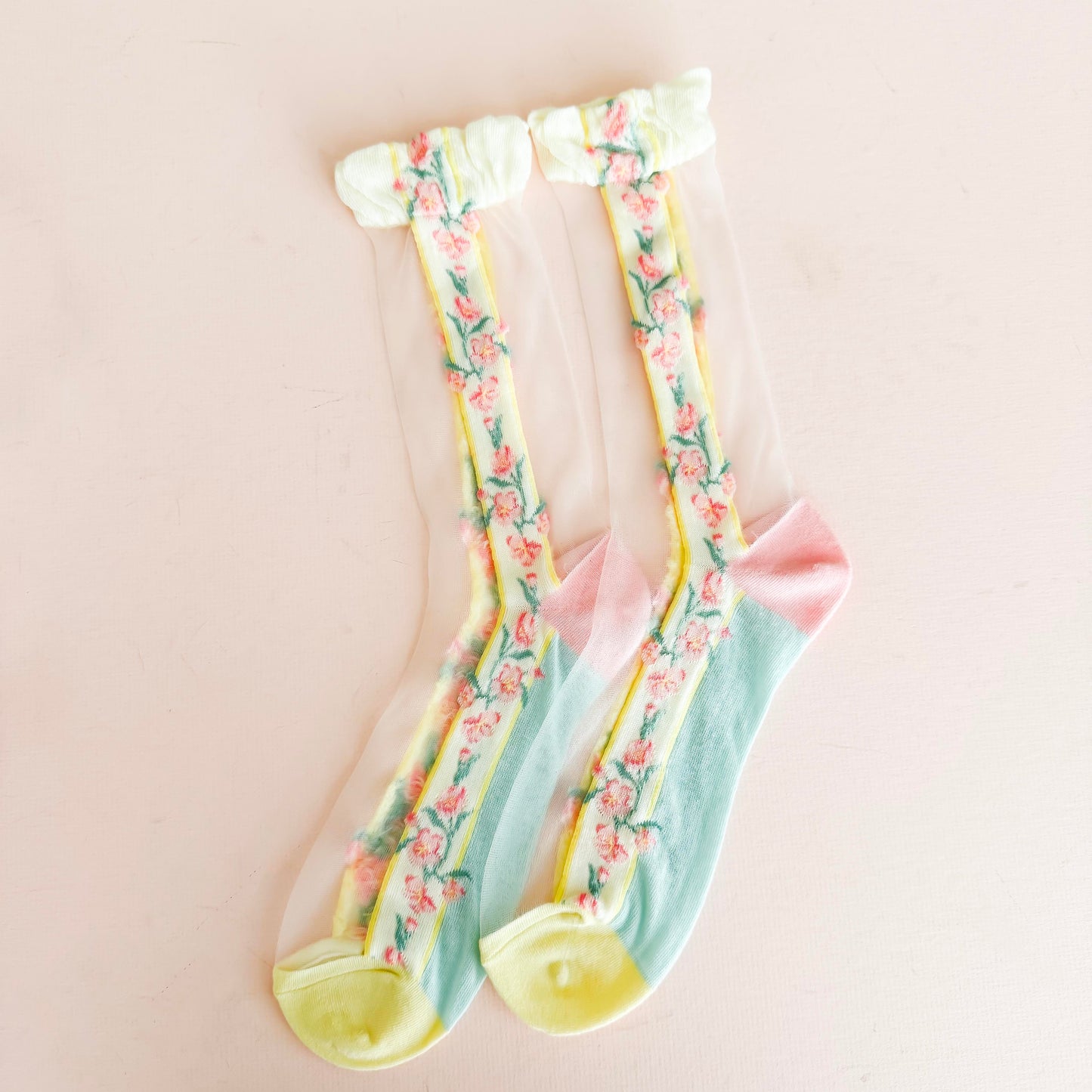 Sheer Daisy Glass Socks - Breathable Glass Breathable Sheer Ankle Socks