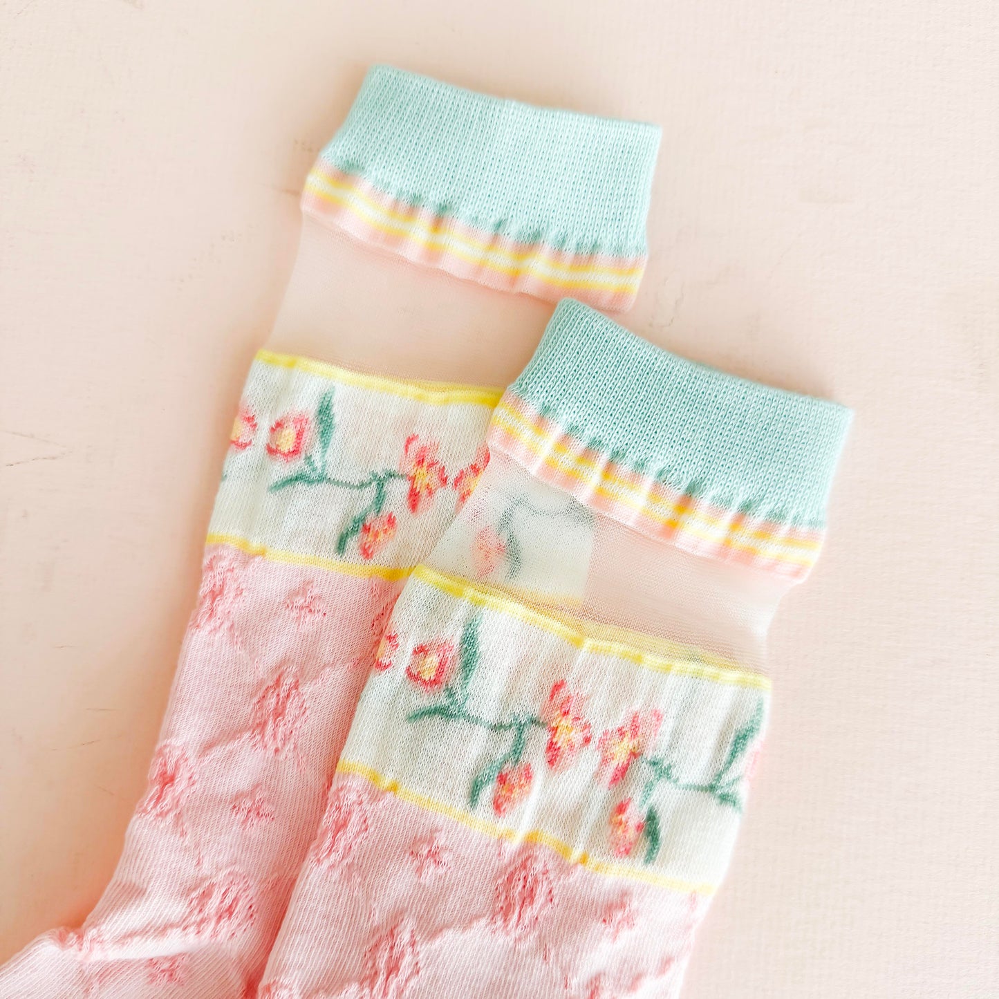 Sheer Daisy Glass Socks - Breathable Glass Breathable Sheer Ankle Socks